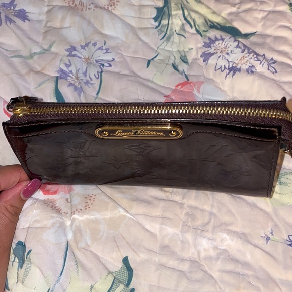 Louis Vuitton Vernis Pouch - Picture 3 of 4